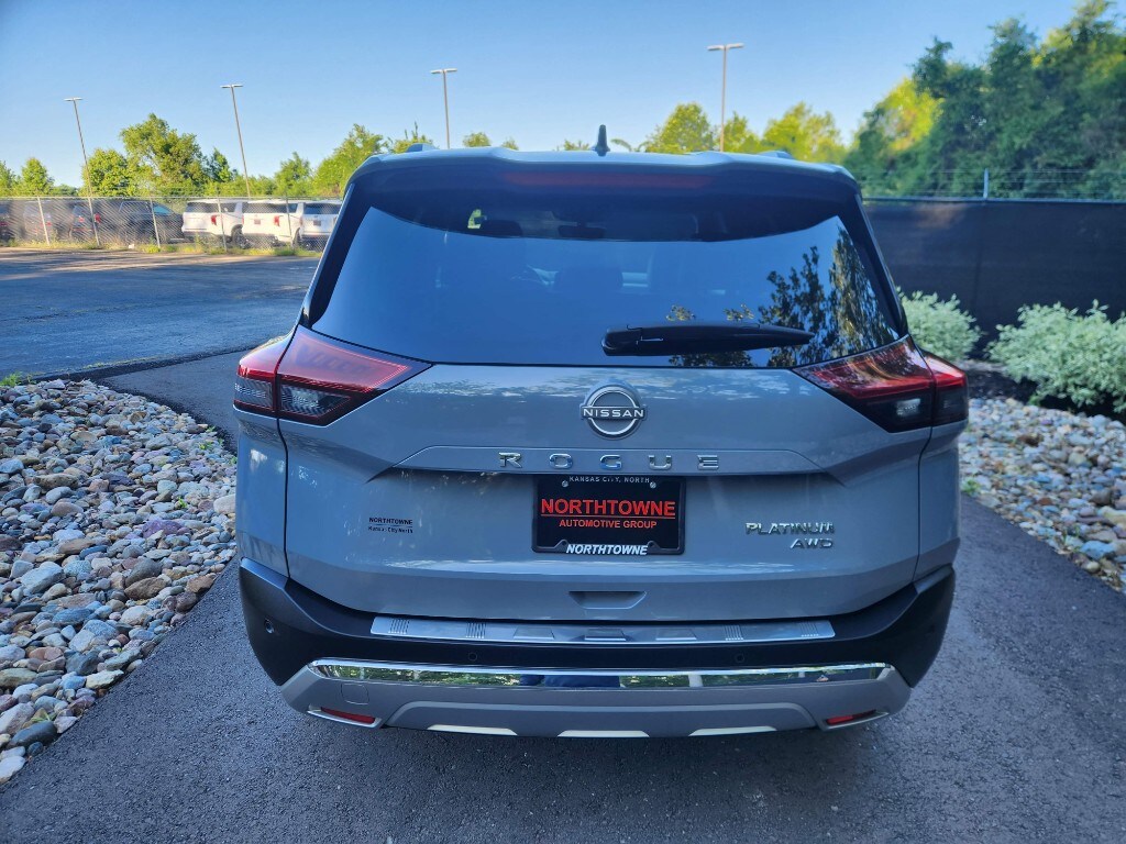 2023 Nissan Rogue Platinum photo 4
