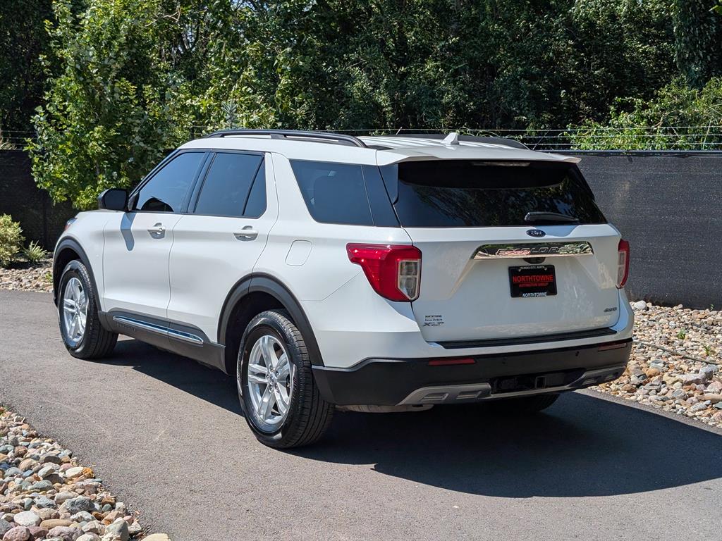 2021 Ford Explorer XLT photo 2