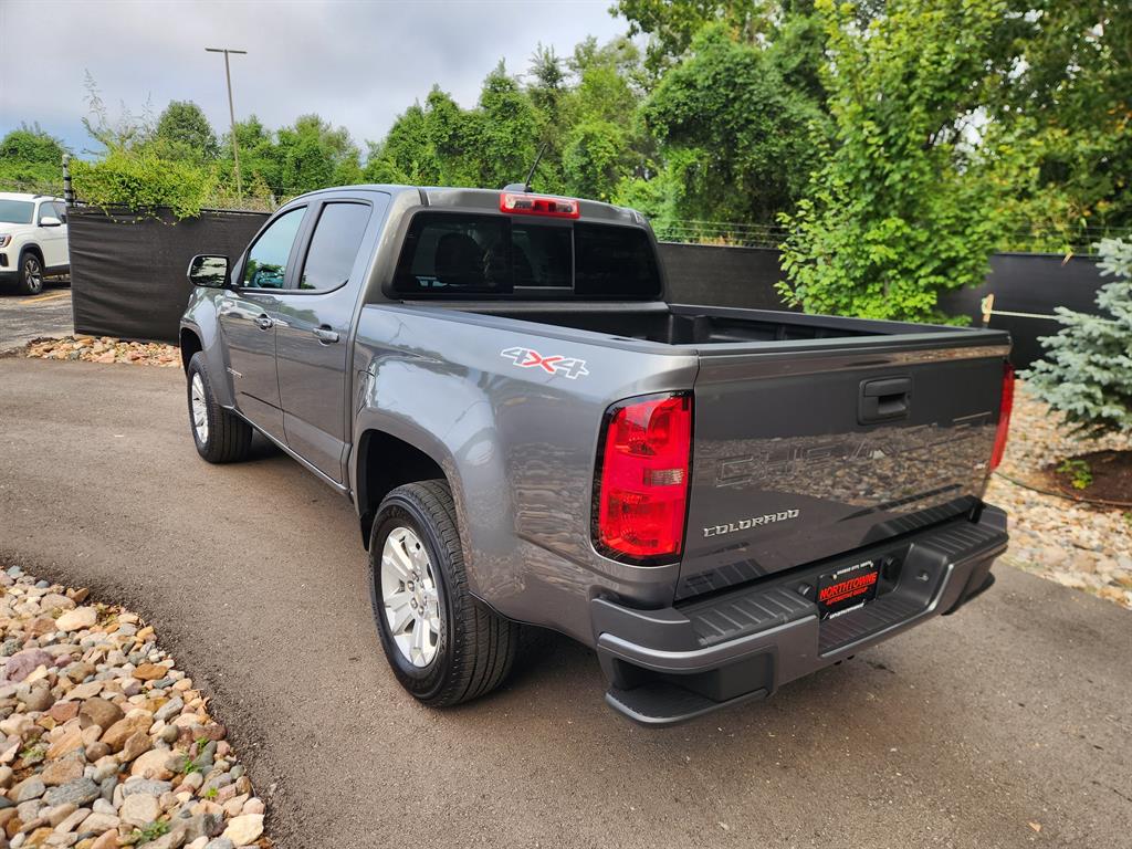2022 Chevrolet Colorado LT photo 3