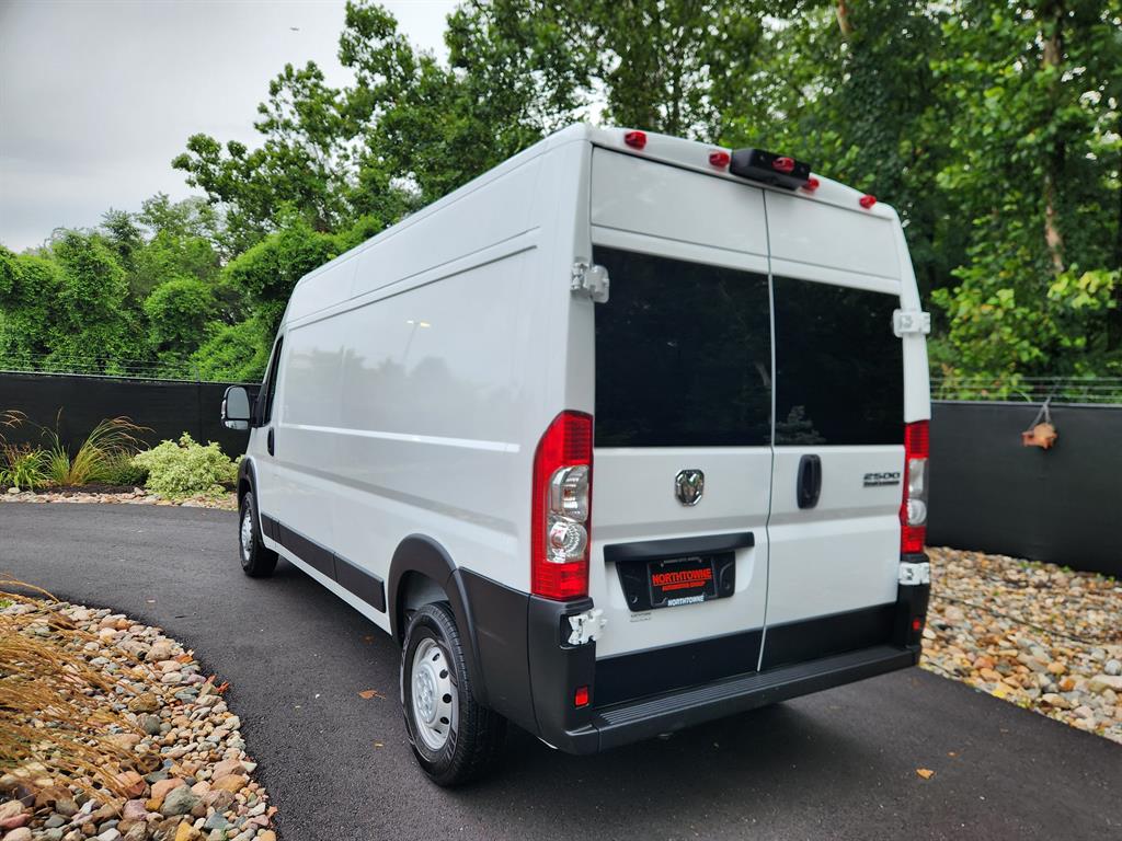 2023 Ram ProMaster 2500 Cargo Van photo 3