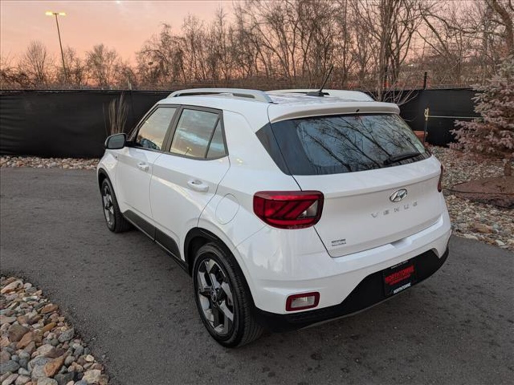 Used 2025 Hyundai Venue SEL SUV