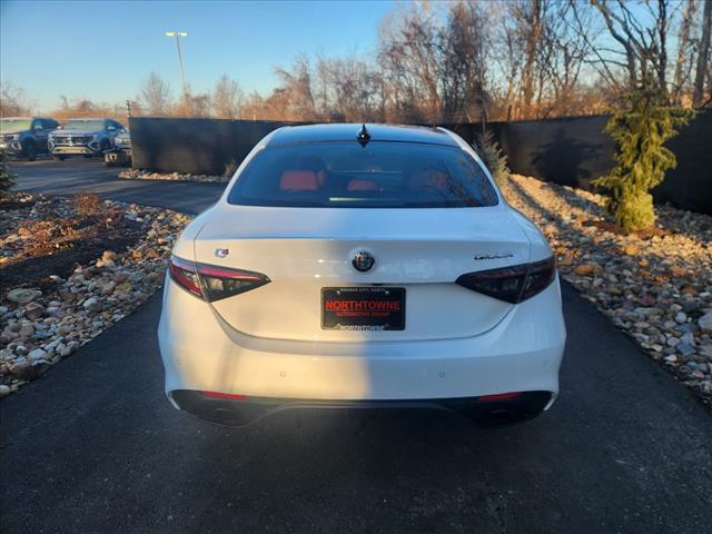 2024 Alfa Romeo Giulia Ti photo 4