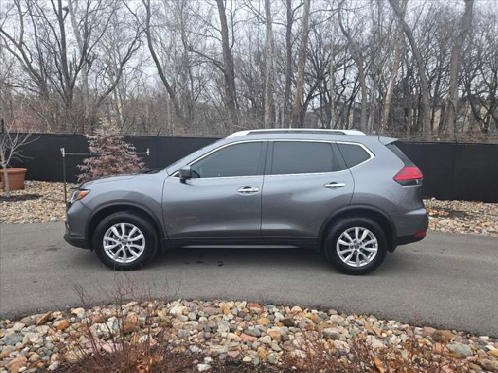 Used 2017 Nissan Rogue SV SUV