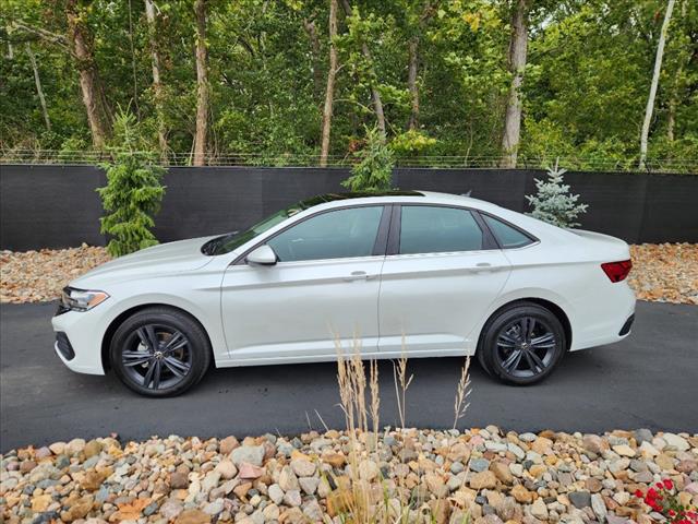 Used 2022 Volkswagen Jetta SE with VIN 3VW7M7BU2NM006850 for sale in Kansas City, MO