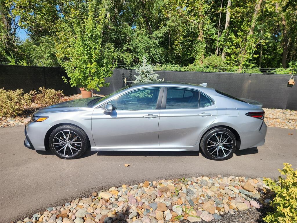 Used 2024 Toyota Camry SE Sedan