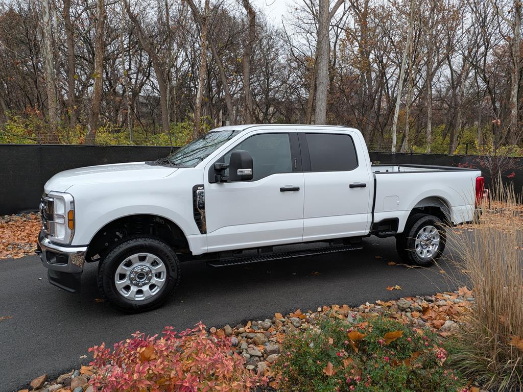 2024 Ford F-250 photo 2