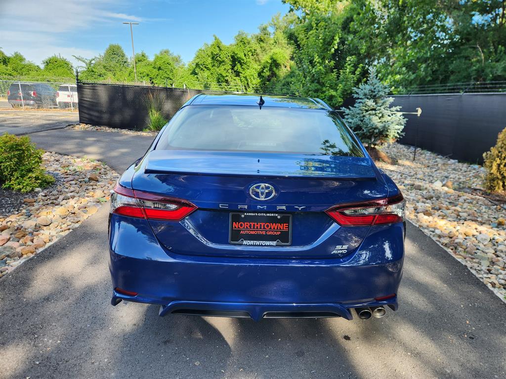 2023 Toyota Camry SE photo 4