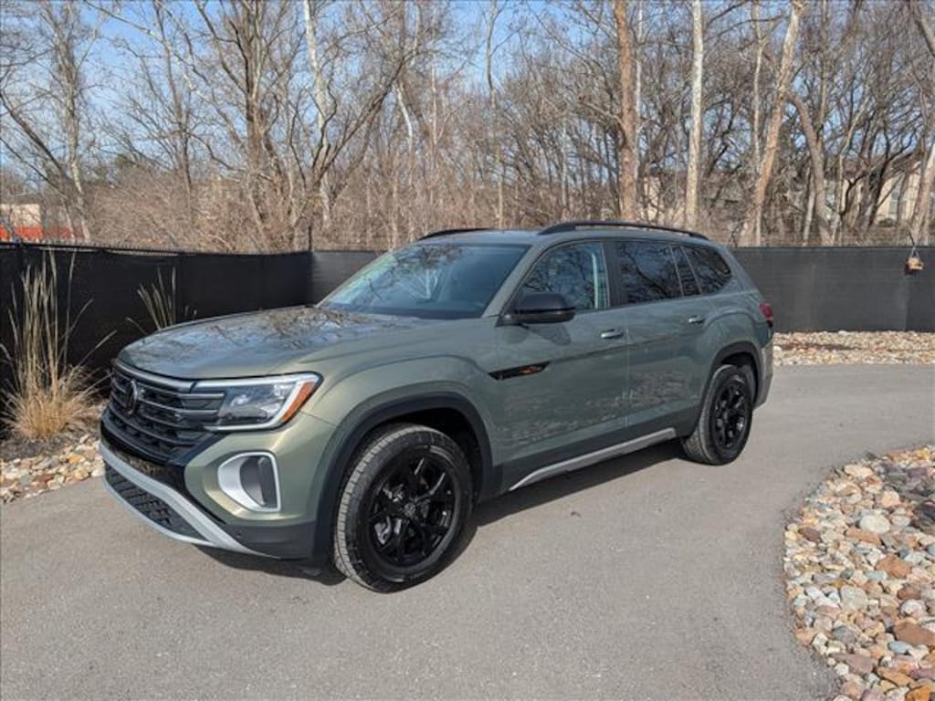 Used 2025 Volkswagen Atlas 2.0T Peak Edition SUV