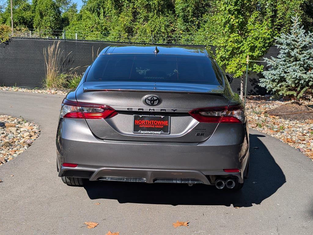 2023 Toyota Camry SE photo 4