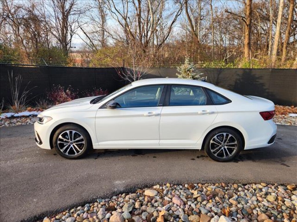 Used 2025 Volkswagen Jetta 1.5T Sport Sedan