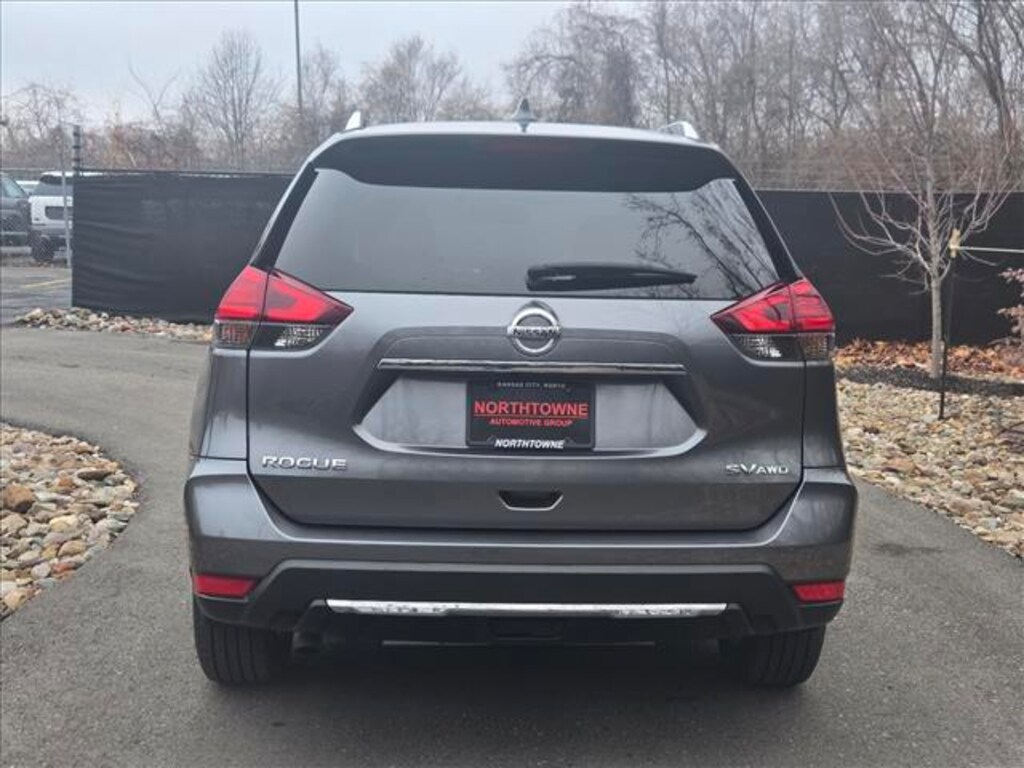 Used 2017 Nissan Rogue SV SUV