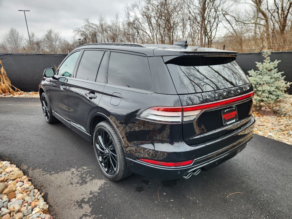 2025 Lincoln Aviator Reserve photo 3