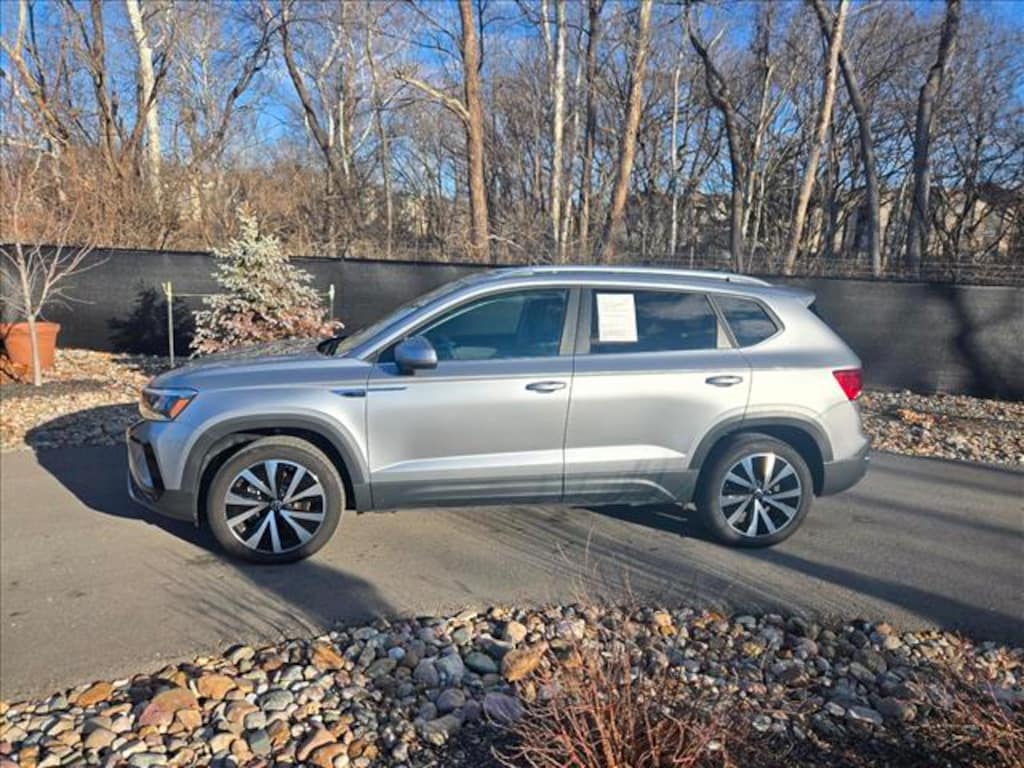 Used 2024 Volkswagen Taos 1.5T SE SUV