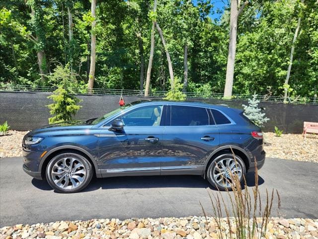 Used 2021 Lincoln Nautilus Reserve with VIN 2LMPJ8K98MBL05983 for sale in Kansas City