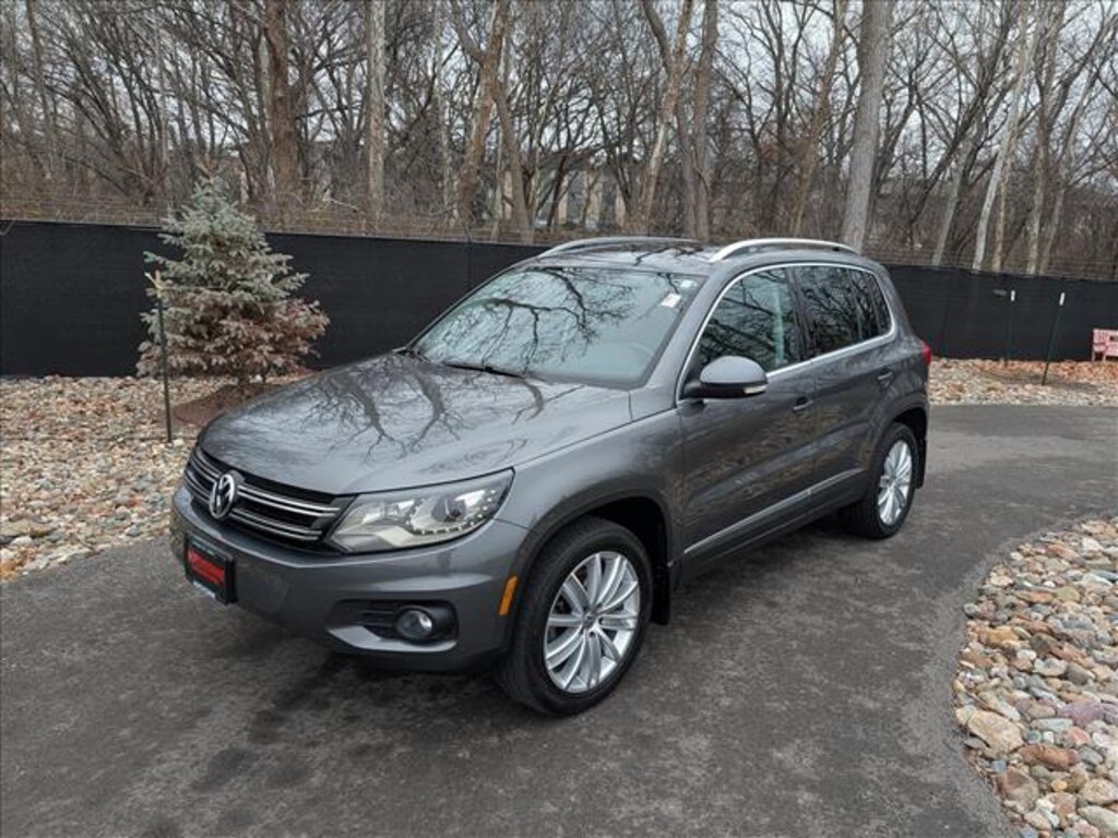 Used 2016 Volkswagen Tiguan SE SUV