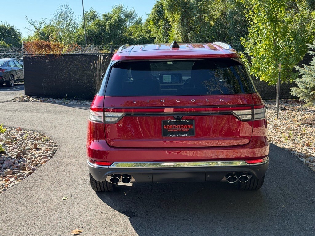 2025 Lincoln Aviator Reserve photo 3