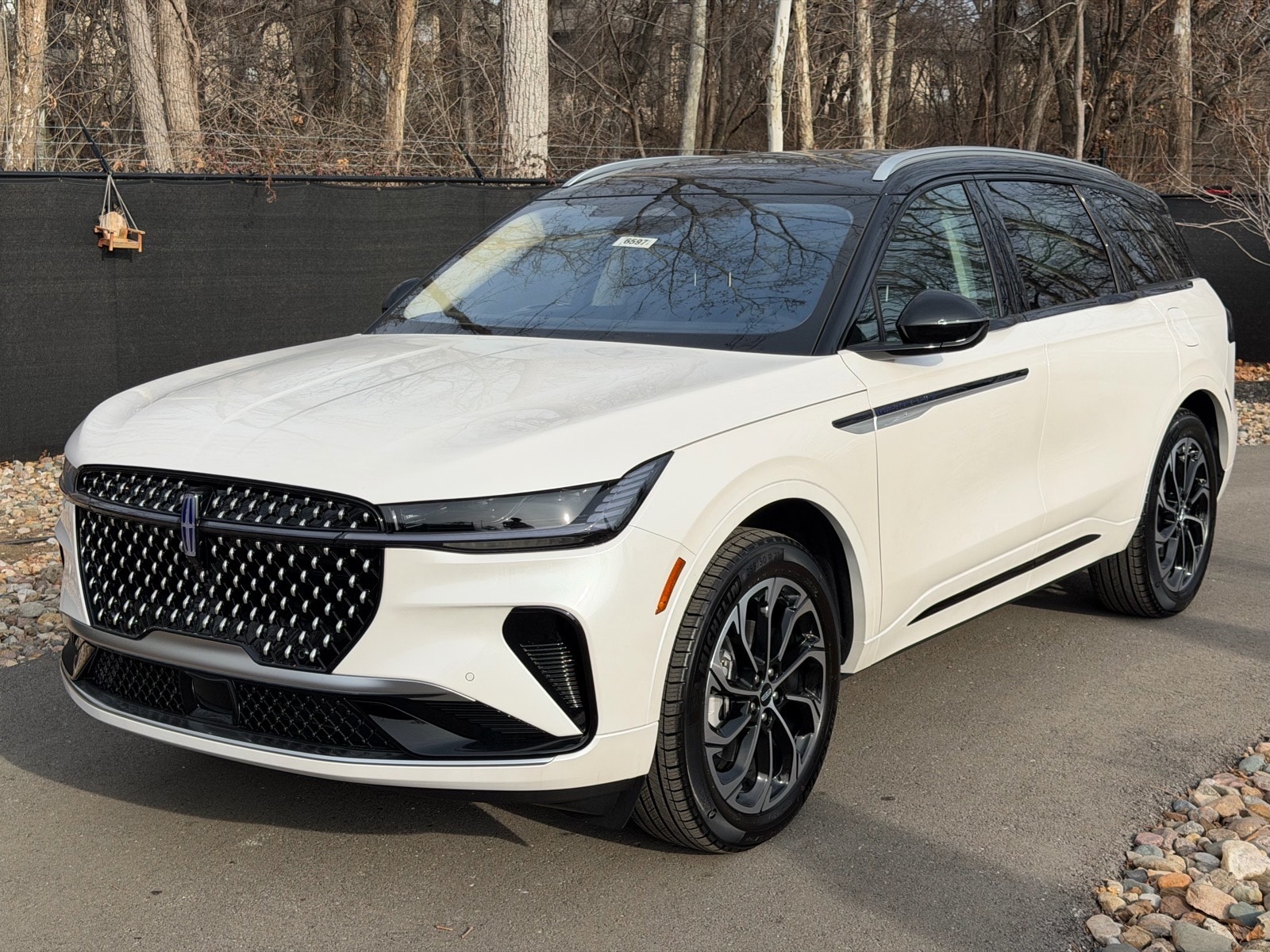 White Platinum Metallic Tri-Coat 2026 Lincoln Nautilus Hybrid Reserve AWD SUV / Crossover All-Wheel Drive Continuously Variable Transmission