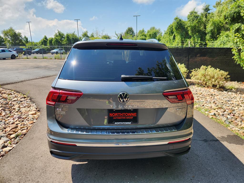 2022 Volkswagen Tiguan SE photo 2
