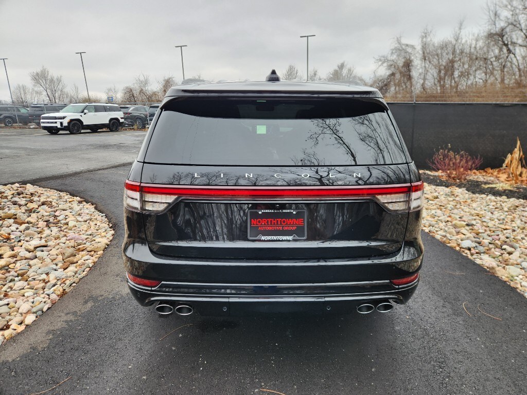 2025 Lincoln Aviator Reserve photo 4