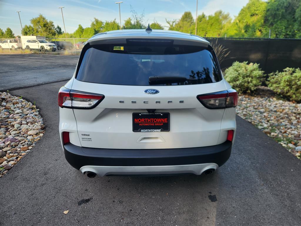 2021 Ford Escape SE photo 4