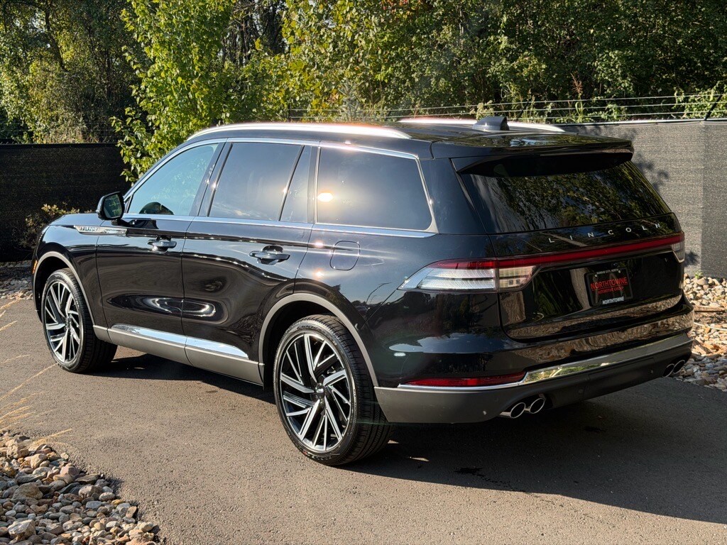 2025 Lincoln Aviator Reserve photo 3