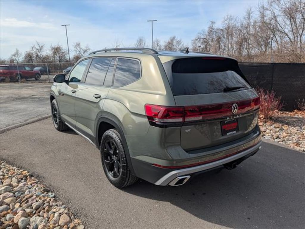 Used 2025 Volkswagen Atlas 2.0T Peak Edition SUV