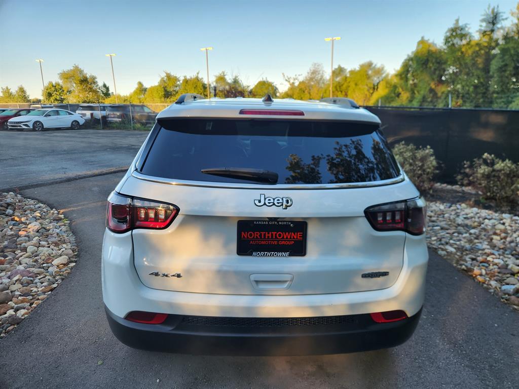 2024 Jeep Compass Latitude photo 4