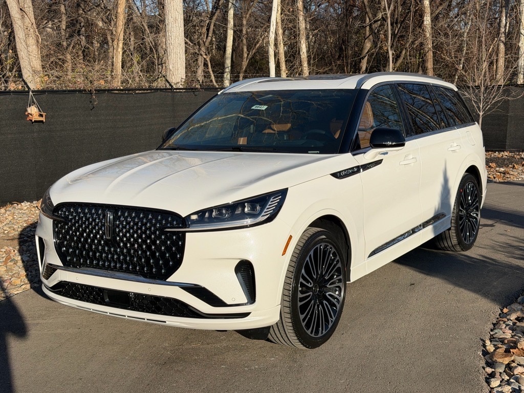 2026 Lincoln Aviator Black Label's photo