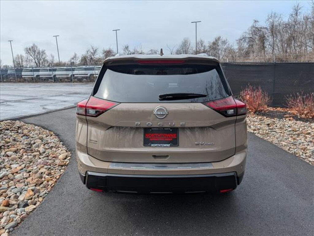 Used 2024 Nissan Rogue SV SUV