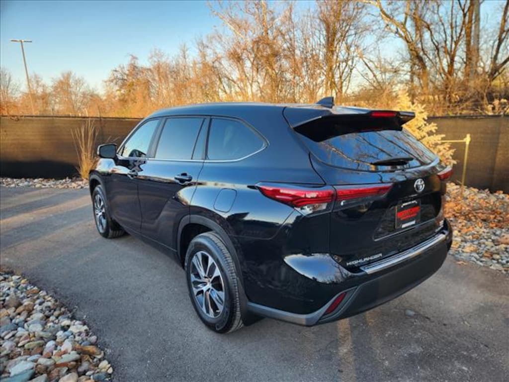 Used 2023 Toyota Highlander XLE SUV