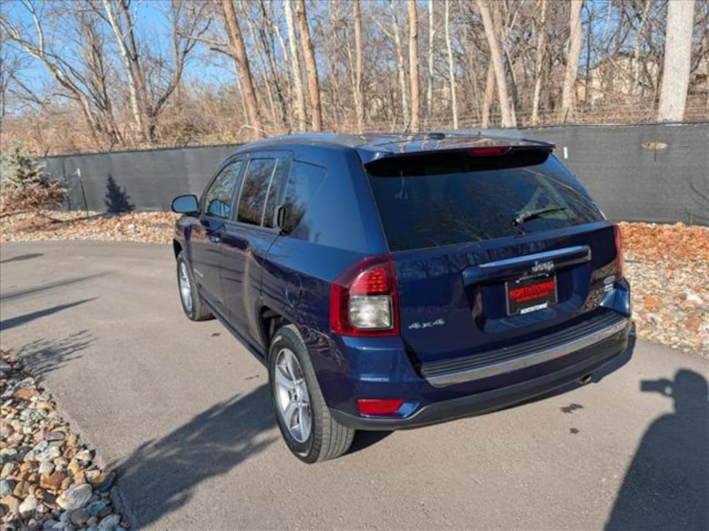 Used 2017 Jeep Compass Latitude 4x4 SUV