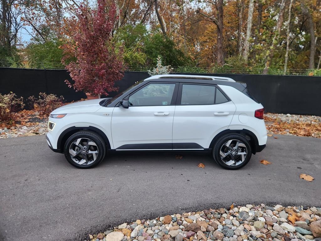 Used 2024 Hyundai Venue Limited SUV