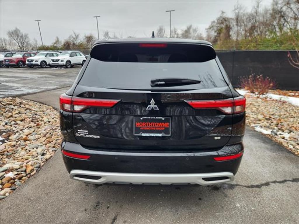 Used 2024 Mitsubishi Outlander SE SUV