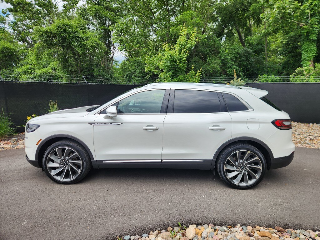 Used 2022 Lincoln Nautilus Reserve with VIN 2LMPJ8KP2NBL11388 for sale in Kansas City