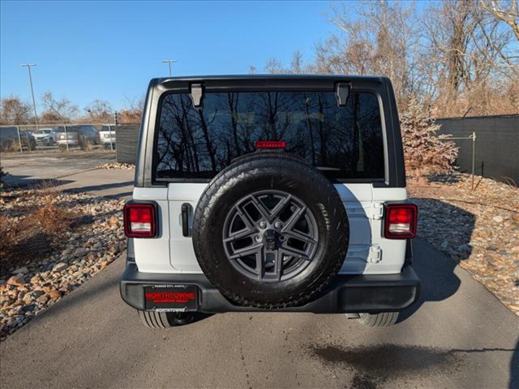 Used 2025 Jeep Wrangler Sport SUV