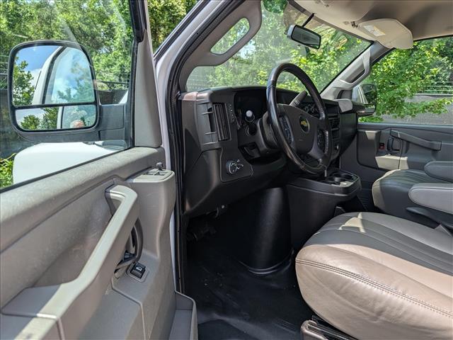 2021 Chevrolet Express Cargo Work Van - Photo 18