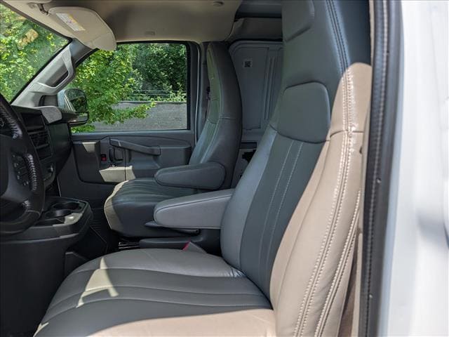 2021 Chevrolet Express Cargo Work Van - Photo 19
