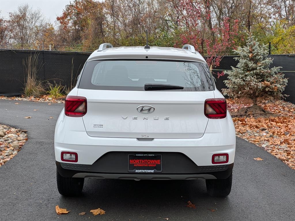 Used 2024 Hyundai Venue SEL SUV
