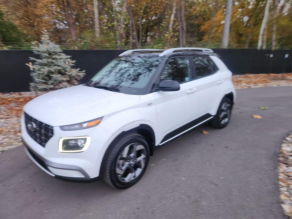 Used 2024 Hyundai Venue Limited SUV