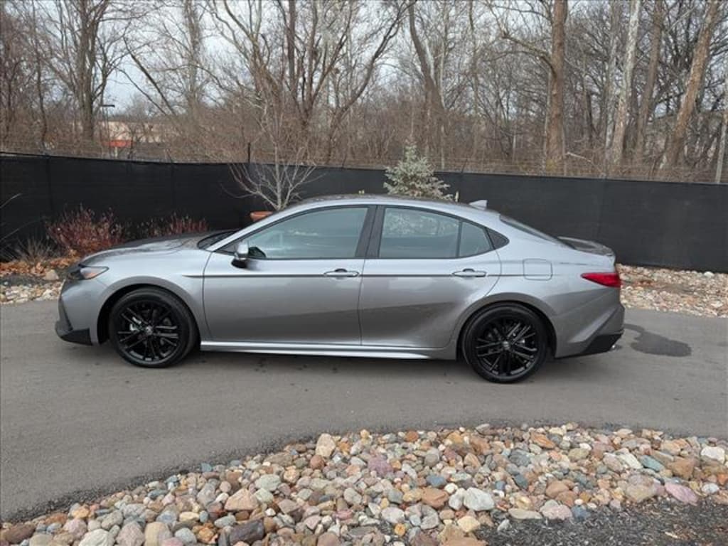 Used 2025 Toyota Camry SE Sedan