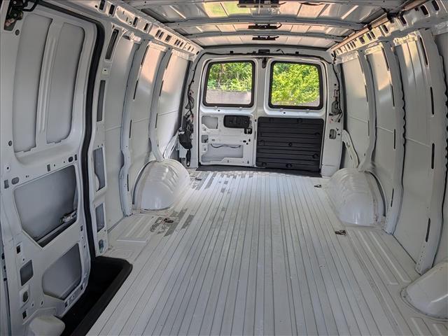 2021 Chevrolet Express Cargo Work Van - Photo 23