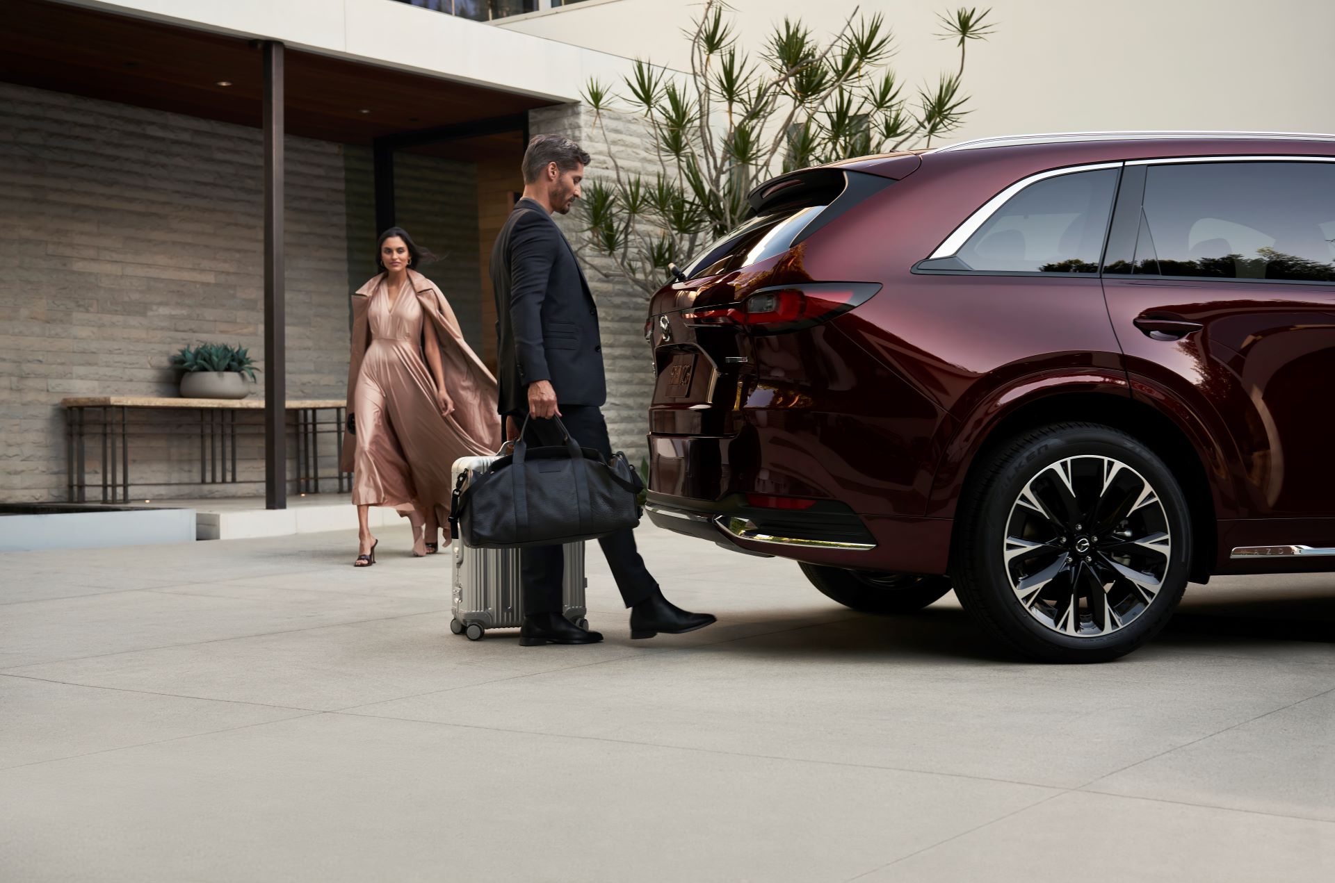 Loading%20a%20Mazda%20SUV.jpg