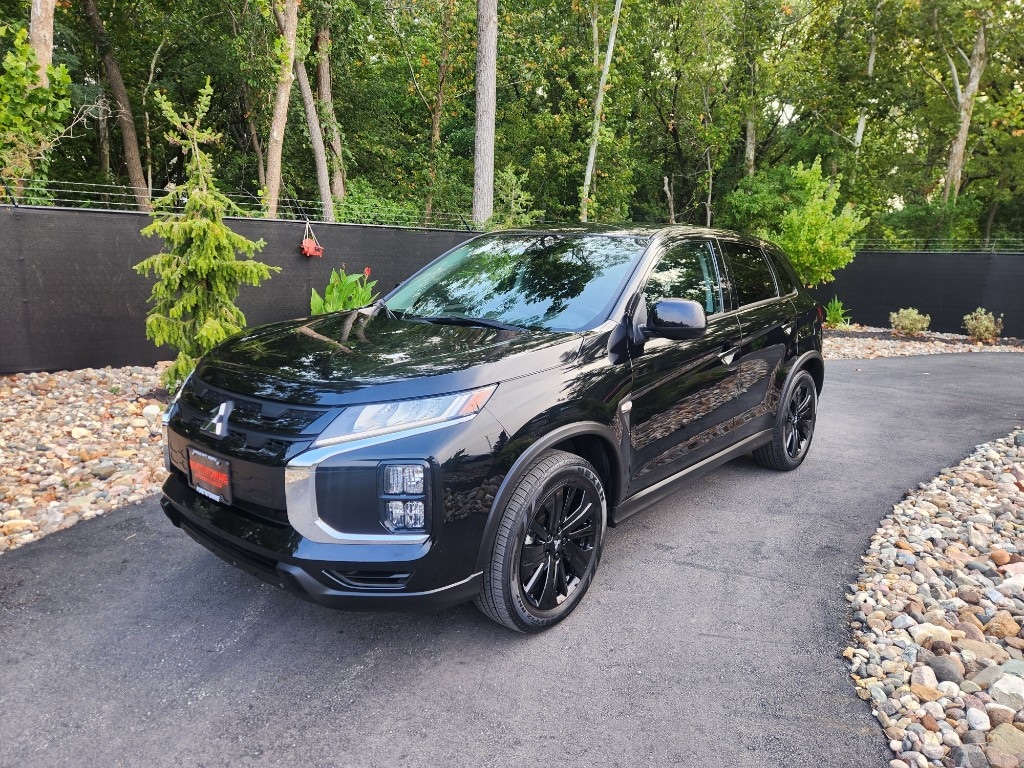 2022 Mitsubishi Outlander Sport LE's photo