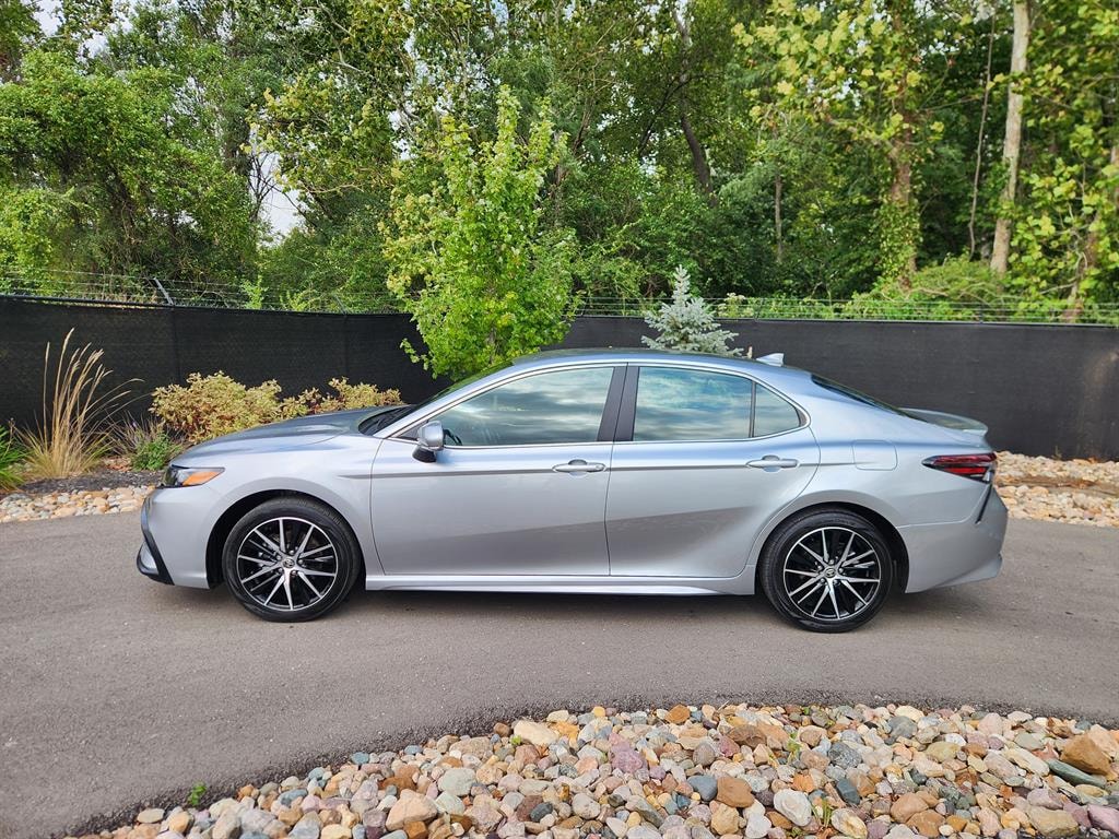 Used 2024 Toyota Camry SE Sedan