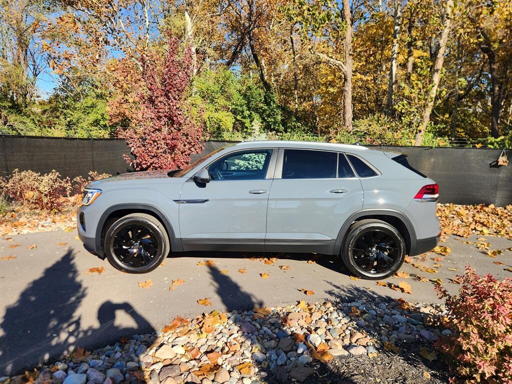 Certified 2025 Volkswagen Atlas Cross Sport 2.0T SE w/Technology SUV