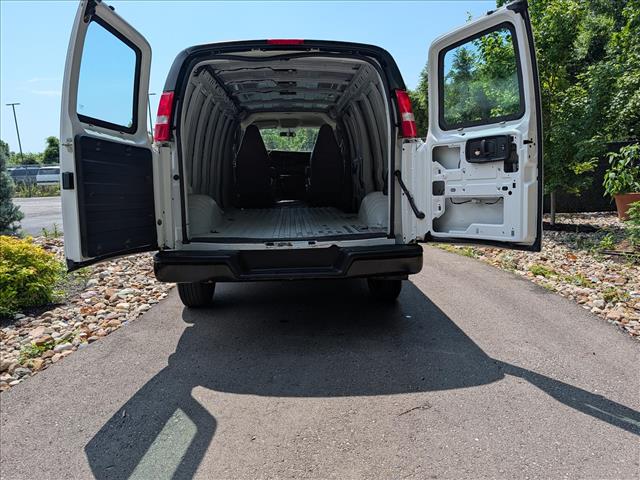 2021 Chevrolet Express Cargo Work Van - Photo 17