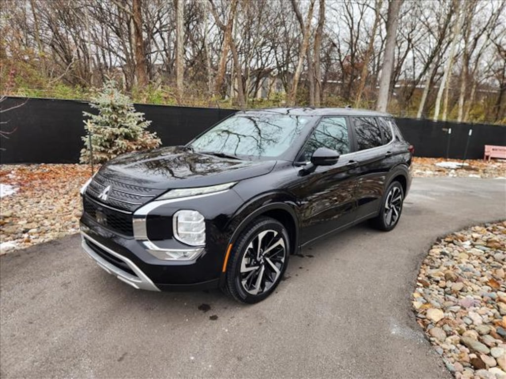 Used 2024 Mitsubishi Outlander SE SUV