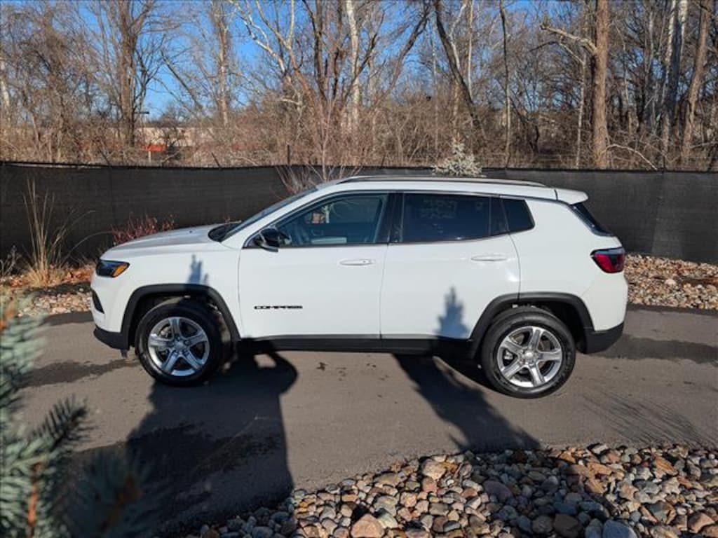 Used 2024 Jeep Compass Latitude SUV