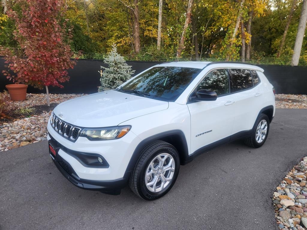 Used 2024 Jeep Compass Latitude SUV