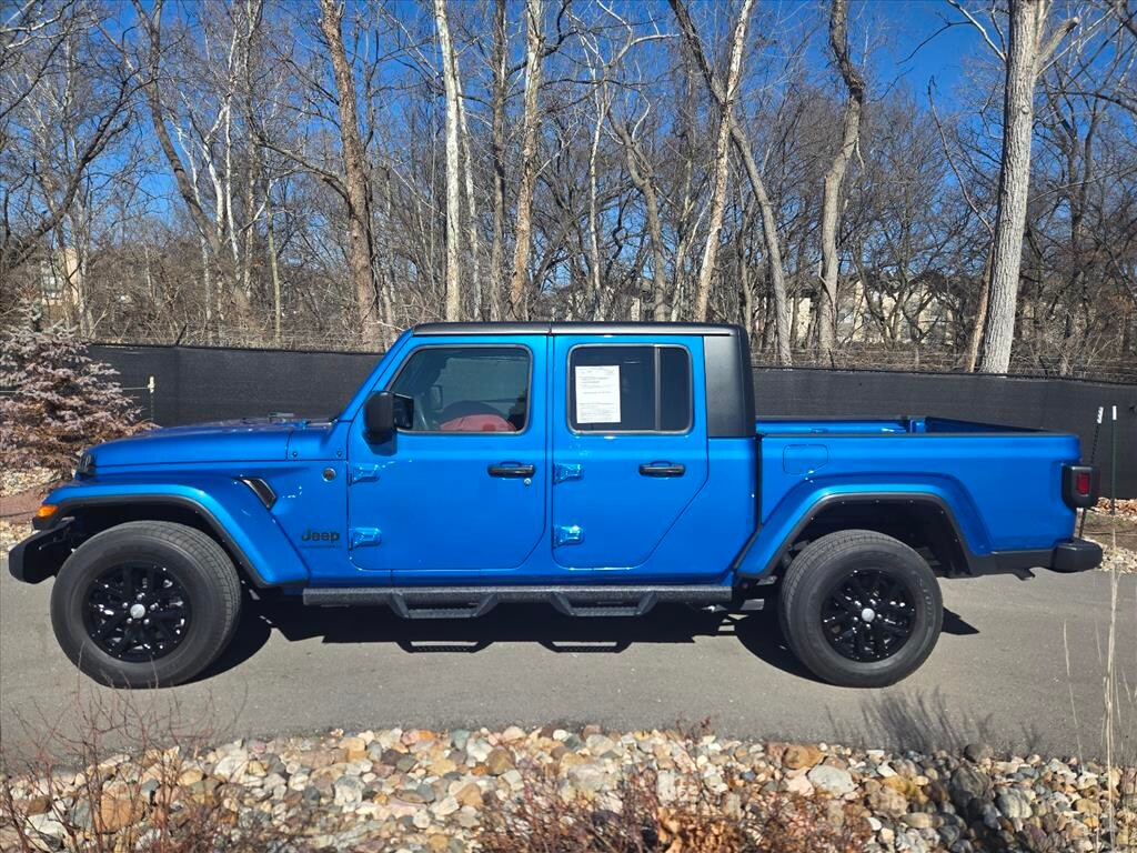 Used 2023 Jeep Gladiator Sport Truck Crew Cab